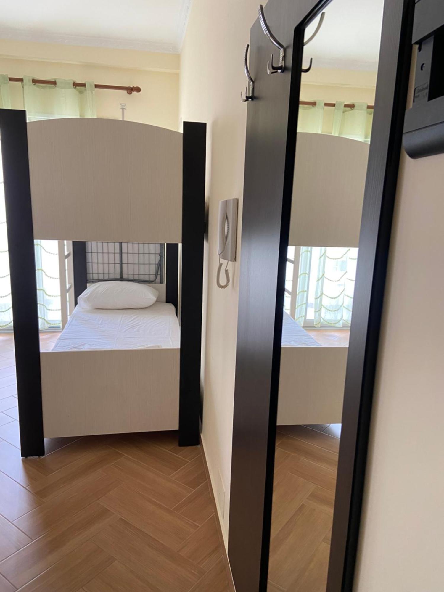 Ari Apartaments Влёра Экстерьер фото